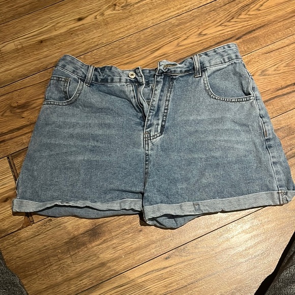 Jean shorts - Picture 1 of 3